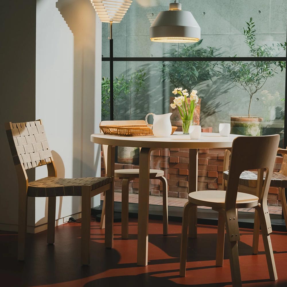 chair611-alvarAalto-artek-grao01